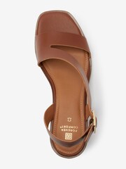 Rjava - Usnjeni asimetrični sandali s široko peto Forever Comfort® - Slika 5 iz 6