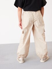 Neutral/Stein - Parachute-Cargohose mit Bündchen (3 bis 16 Jahre) - Bild 3 von 6