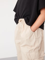 Neutral/Stein - Parachute-Cargohose mit Bündchen (3 bis 16 Jahre) - Bild 4 von 6