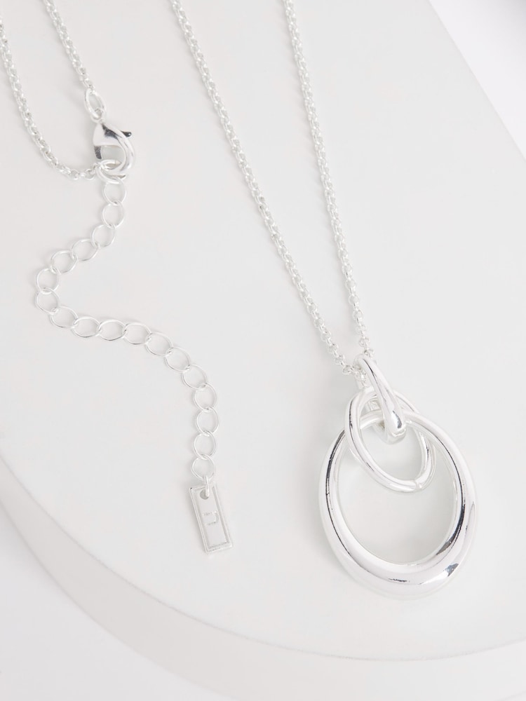 Silver Tone Interlocking Circle Pendant Necklace - Image 4 of 4