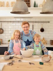 JoJo Maman Bébé Pink Sous Chef Heart Apron - Image 3 of 4