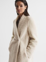 Crema - Abrigo largo de borreguito con diseño reversible Neave de Reiss - Imagen 1 de 8