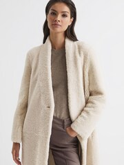 Crema - Abrigo largo de borreguito con diseño reversible Neave de Reiss - Imagen 6 de 8