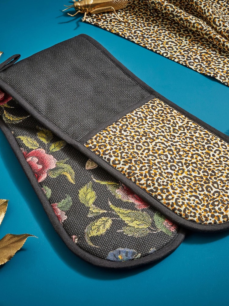 Spode Black Creatures of Curiosity 100% Cotton Double Oven Gloves - Image 2 of 4