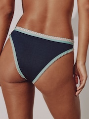 Whipstitch bleu marine/rose texturé - Bas de bikini échancré - Image 3 de 4