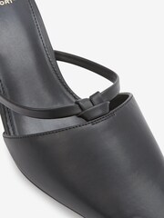 Schwarz - Forever Comfort® Chisel Kitten-Heel-Pantoletten mit Knotendesign - Bild 4 von 5