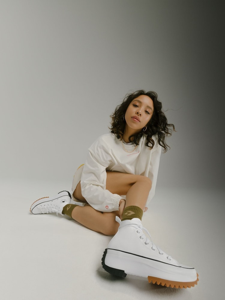Converse White Run Star Hike Trainers - Image 2 of 12