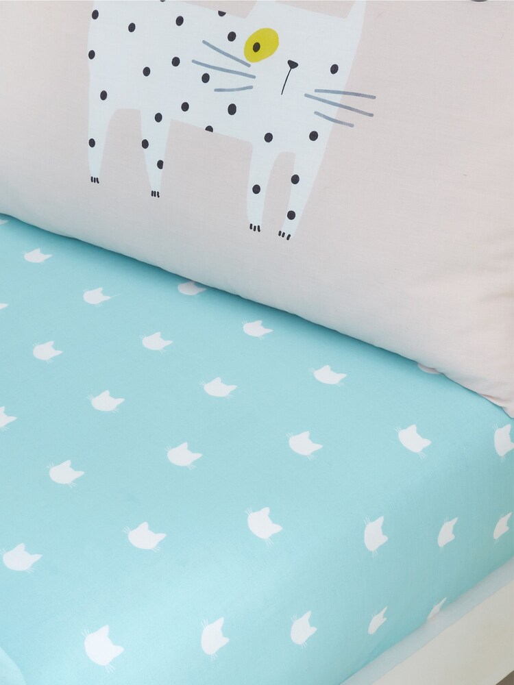 Catherine Lansfield Green Cute Cats Fitted Sheet - Image 1 of 2