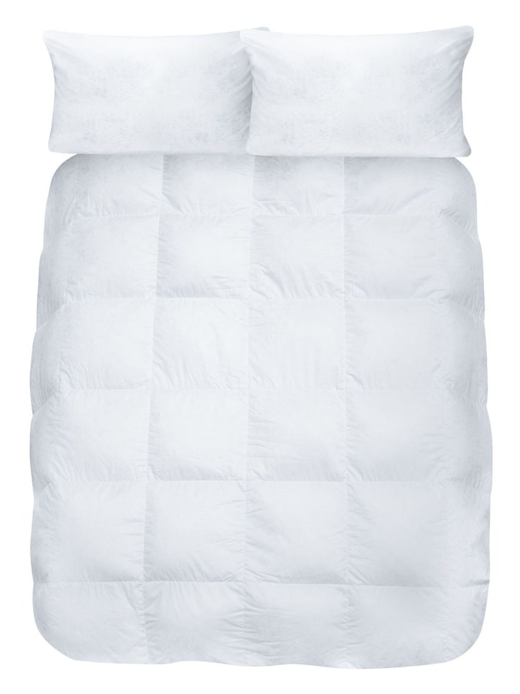 Laura Ashley White Superior Goose Feather and Down Duvet 13.5 Tog - Image 2 of 4
