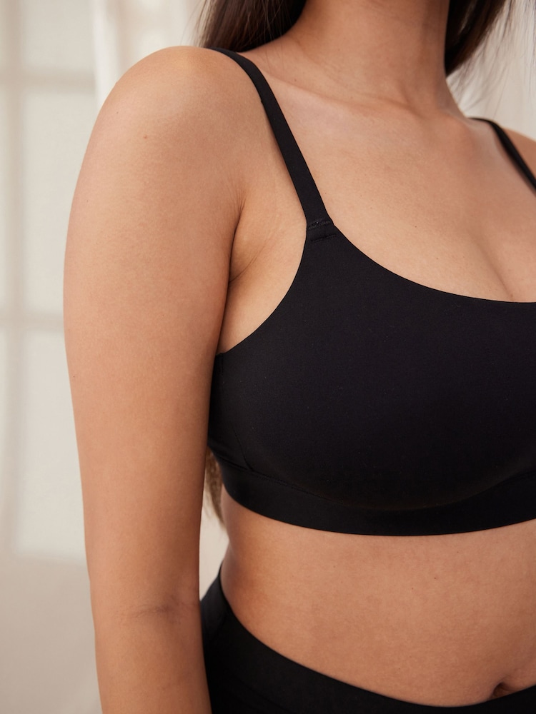 Noir - soi-même. Bralette sans armatures confort lissant - Image 6 of 7