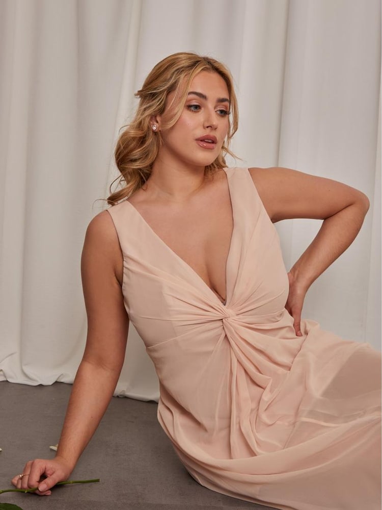 Chi Chi London Gold Curve Knot Detail Maxi Dress - Image 4 of 4