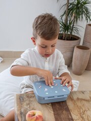 Citron Small Lunch Box with Mix-Free Compartments - Image 4 of 4