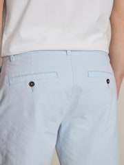 Hellblau/Oxford - Stretch-Chinoshorts - Bild 4 von 10