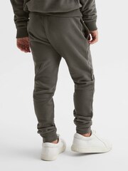 Reiss Olive Ali Senior Garment Dye Joggers - Image 4 of 5