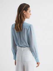 بلوزة شفافة خطوط بكم طويل Noa من Reiss - Image 5 of 6