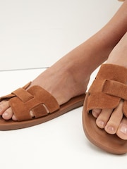 Marron fauve en daim - Sandales plates en cuir Forever Comfort® - Image 2 de 6