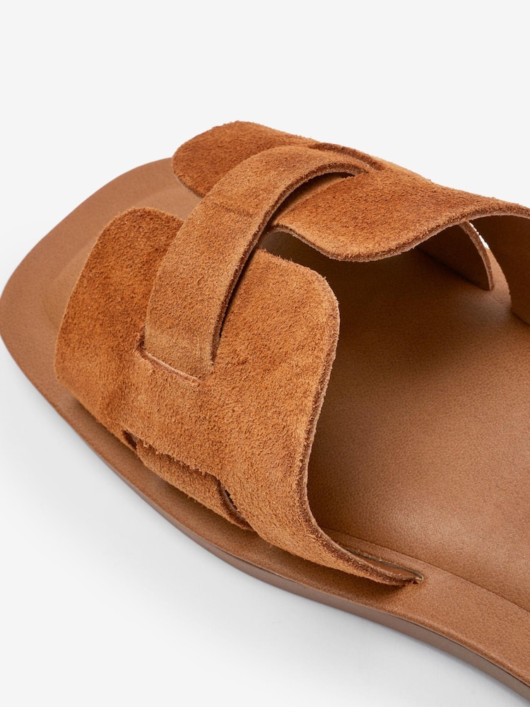 Marron fauve en daim - Sandales plates en cuir Forever Comfort® - Image 6 de 6
