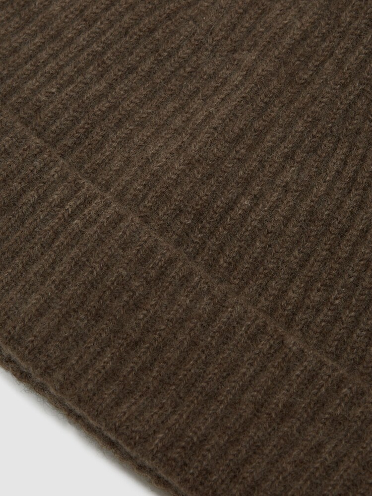 Reiss Taupe Clyde Ribbed Cashmere Beanie Hat - Image 4 of 4
