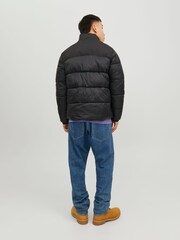 Черный - JACK & JONES стеганая куртка без воротника - Изображение 2 из 5