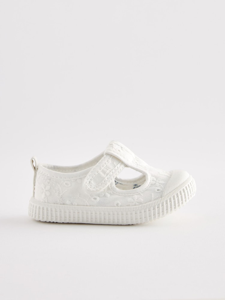 White Broderie Standard Fit (F) First Walker Shoes - Image 2 of 5 White Broderie Standard Fit (F) First Walker Shoes - Image 2 of 5