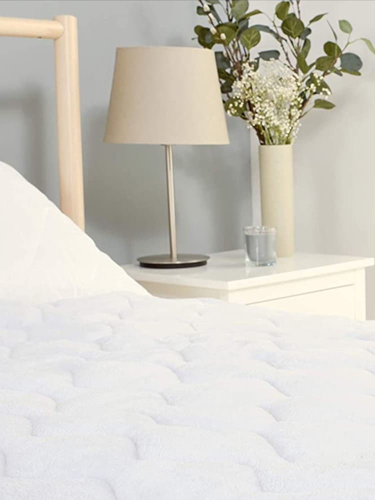 Slumberdown Wonderfully Warm 9 Heat Setting Electric White Blanket - Image 1 of 6
