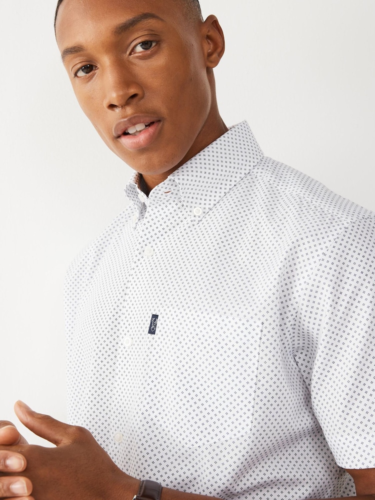White Print Regular Fit Short Sleeve Easy Iron Button Down Oxford Shirt - Image 4 of 7