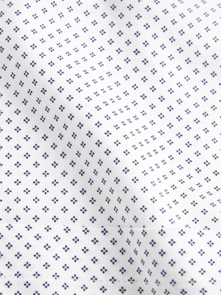 Weiß, Print - Regular Fit Kurzarm-Shirt - Bügelleichtes, kurzärmeliges Oxford-Hemd mit Knopfleiste am Kragen - Bild 7 von 7 Weiß, Print - Regular Fit Kurzarm-Shirt - Bügelleichtes, kurzärmeliges Oxford-Hemd mit Knopfleiste am Kragen - Bild 7 von 7