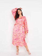 Simply Be Maxikleid mit Rüschen und Retro-Print, Pink - Bild 1 von 4