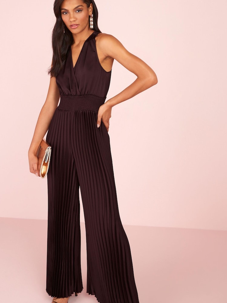 Braun - Plissierter Jumpsuit mit Satin-Wickelfront - Bild 1 von 4 Braun - Plissierter Jumpsuit mit Satin-Wickelfront - Bild 1 von 4