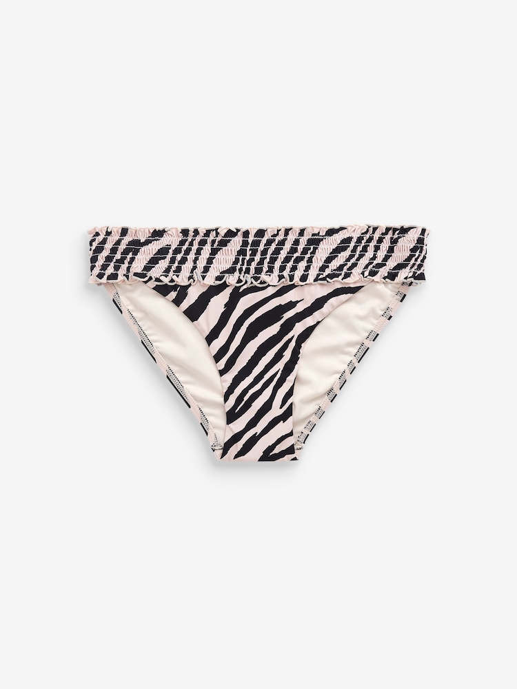 Zebra - Gesmokte Bikinihose mit hohem Beinausschnitt - Bild 5 von 5 Zebra - Gesmokte Bikinihose mit hohem Beinausschnitt - Bild 5 von 5