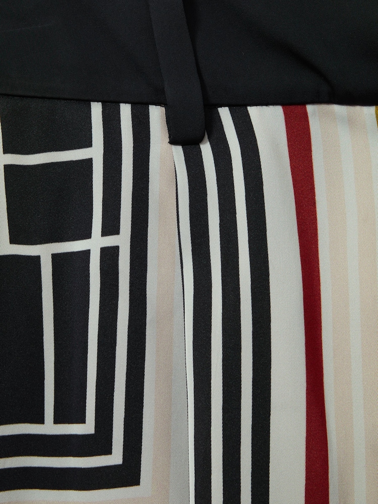 Reiss Navy Print Lilly Satin Striped Shorts - Image 6 of 6