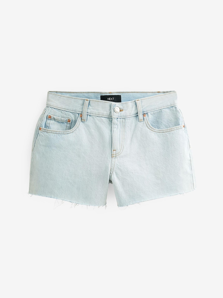 Blau gebleicht - Ungesäumte Jeansshorts - Bild 4 von 4 Blau gebleicht - Ungesäumte Jeansshorts - Bild 4 von 4