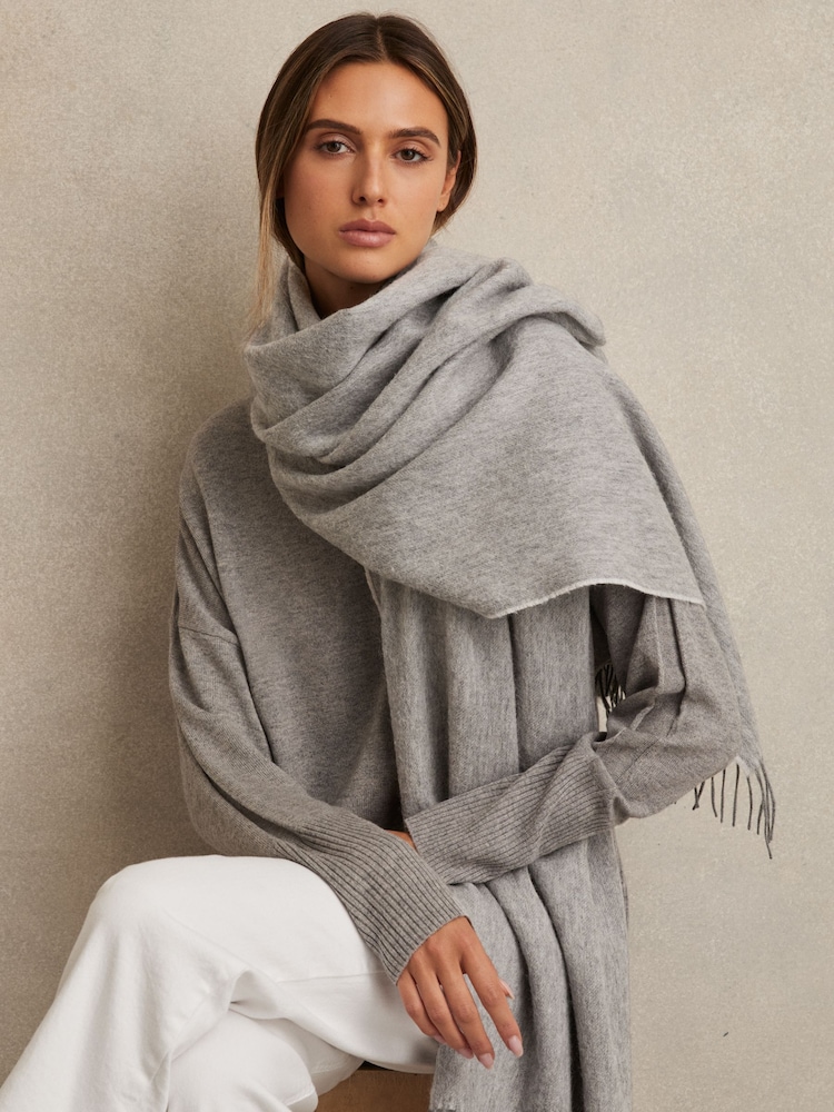 Reiss Soft Grey Picton Wool-Cashmere Scarf - Image 2 of 4
