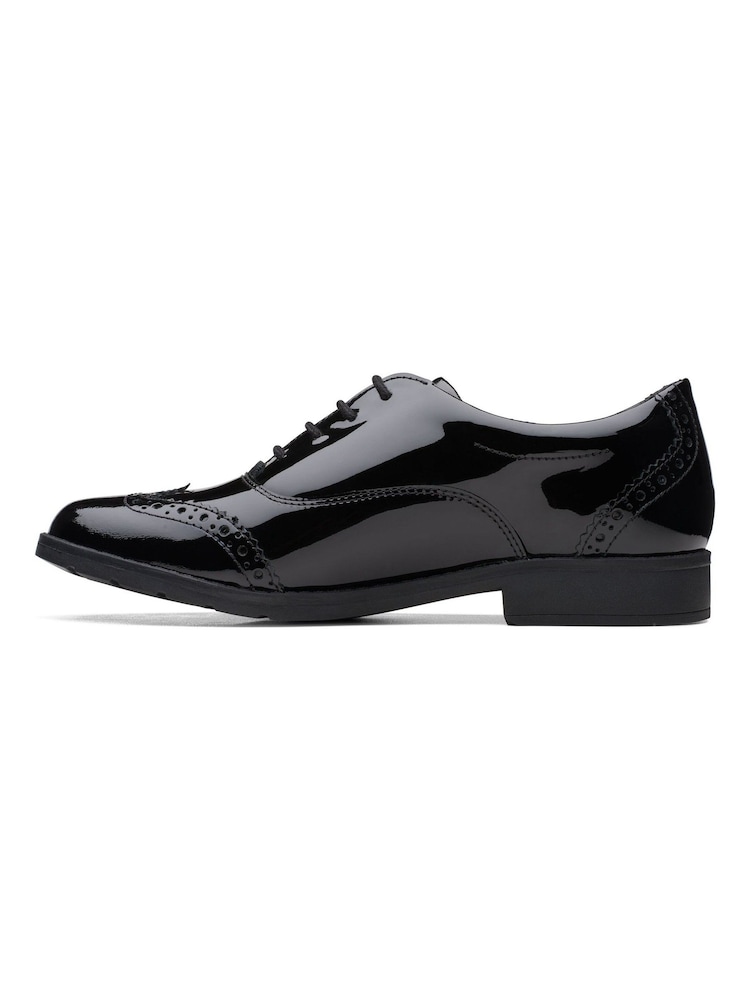 Черный лакированный - Школьная обувь Clarks Aubrie из кожи - Image 2 of 7 Черный лакированный - Школьная обувь Clarks Aubrie из кожи - Image 2 of 7