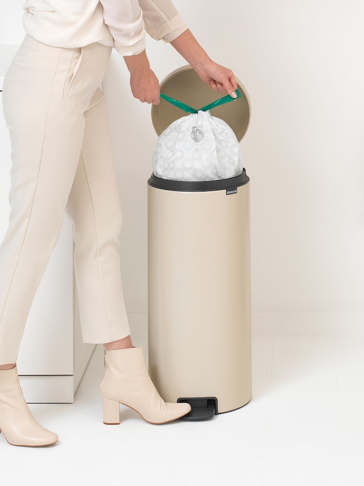 Brabantia Cream NewIcon 30L Pedal Bin - Image 2 of 6