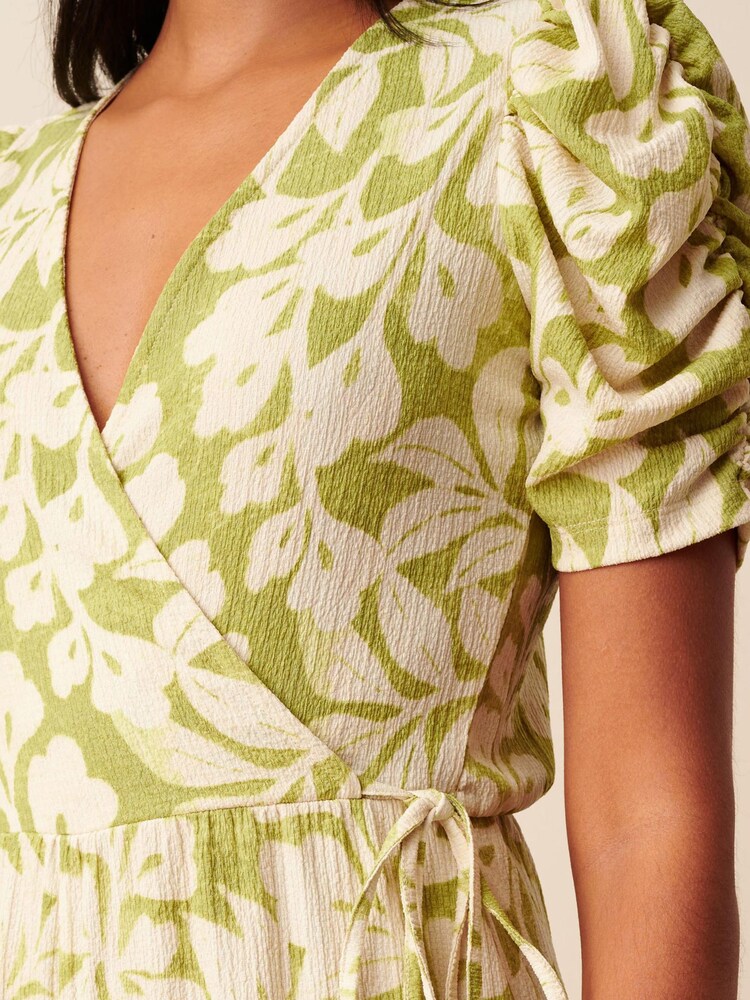 Lime Green Leaf Print V-Neck Short Sleeve Jumpsuit - Image 3 of 3