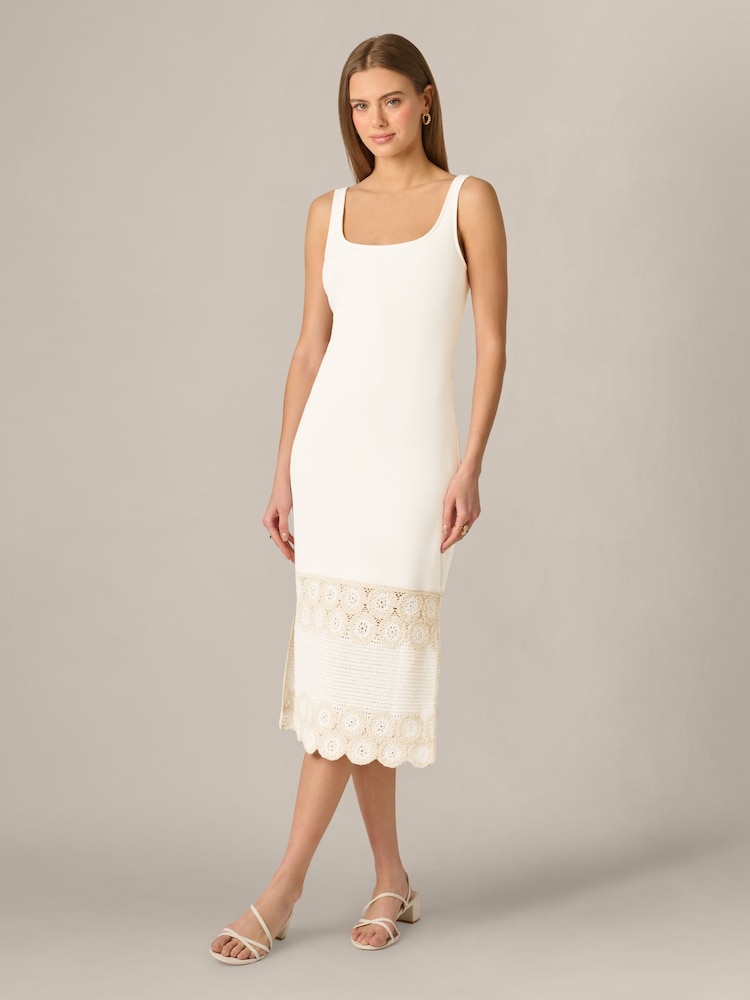 Μίντι Φόρεμα με θήκη με βελονάκι Adrianna Papell - Εικόνα 1 από 6