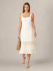 Μίντι Φόρεμα με θήκη με βελονάκι Adrianna Papell - Εικόνα 3 από 6