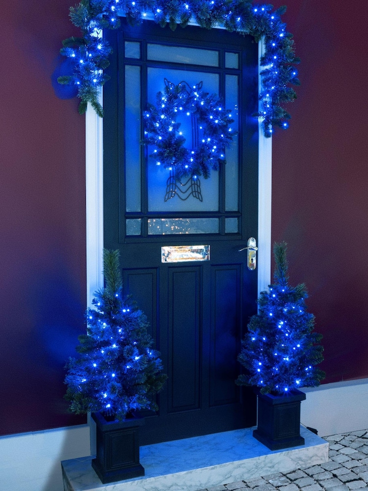 LG Outdoor Green Colour Changeable Christmas Door Set with Wreath, Garland & 2 Trees - Image 2 of 7