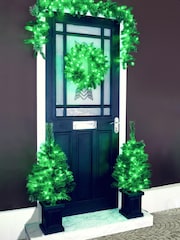 LG Outdoor Green Colour Changeable Christmas Door Set with Wreath, Garland & 2 Trees - Image 3 of 7