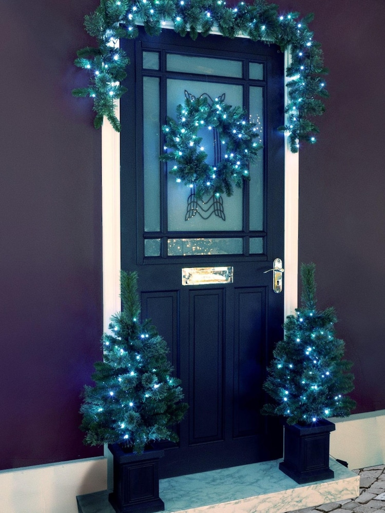 LG Outdoor Green Colour Changeable Christmas Door Set with Wreath, Garland & 2 Trees - Image 7 of 7