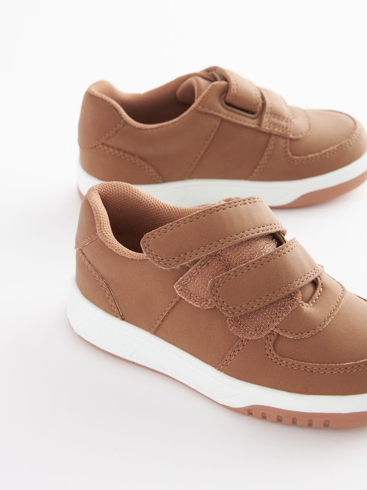 Hellbraun - Turnschuhe mit Klettverschluss - Bild 5 von 5 Hellbraun - Turnschuhe mit Klettverschluss - Bild 5 von 5