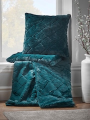 Catherine Lansfield Green Teddy Cosy and Soft Diamond Fleece Throw - Image 2 of 4