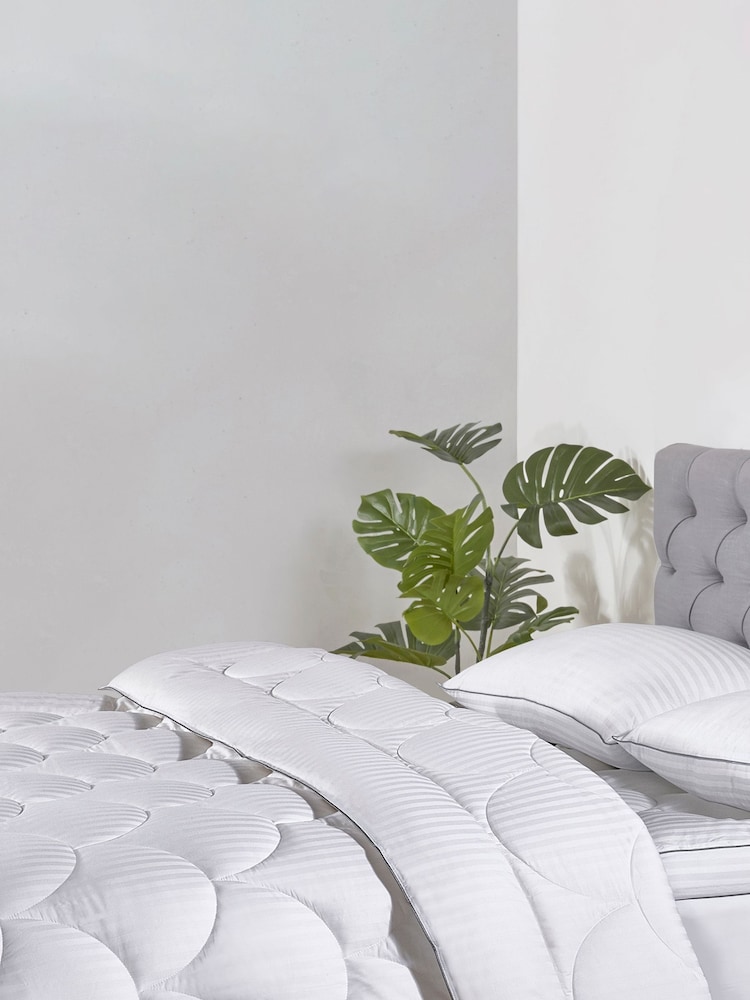 BHS 10.5 tog Australian Wool Duvet - Image 1 of 4