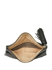Schwarz schwarz - Osprey London Bexley Clutch aus genarbtem Leder - Bild 4 von 4