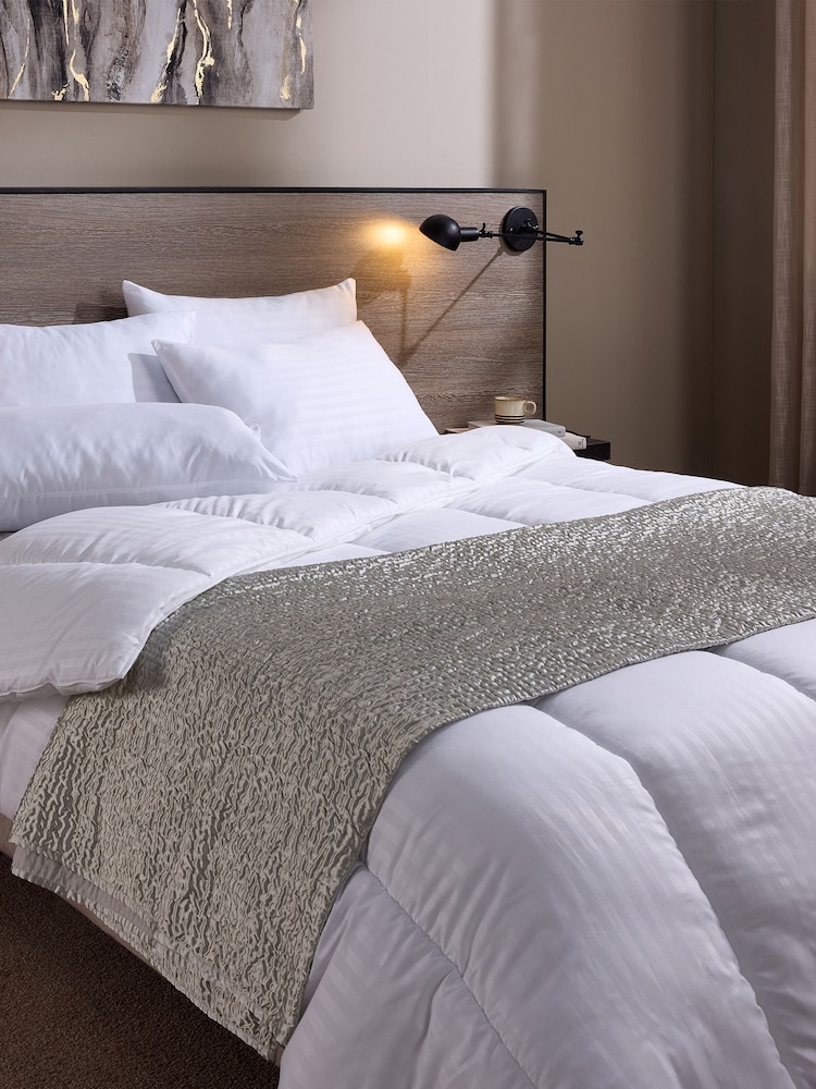 Snuggledown Luxurious Hotel 10.5 Tog Duvet - Image 1 of 9