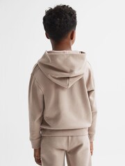 Reiss Taupe Cade Junior Relaxed Garment Dyed Logo Hoodie - Image 5 of 6