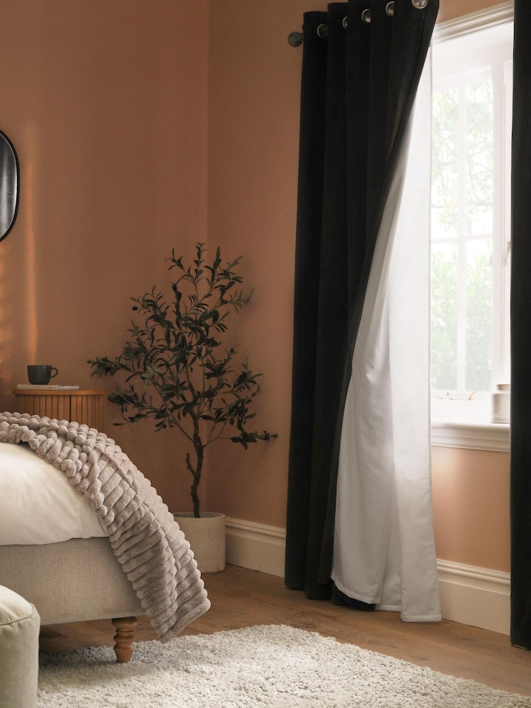 White Super Thermal Eyelet Curtain Linings - Image 1 of 4