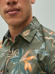 Dunkelgrün - Kurzarmhemd mit Hawaii-Muster - Bild 3 von 5