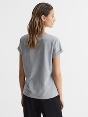 Футболка из хлопкового трикотажа с V-образным вырезом Reiss Luana - Изображение 5 из 6